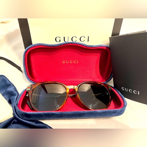 Gucci Sunglasses GG0586SA